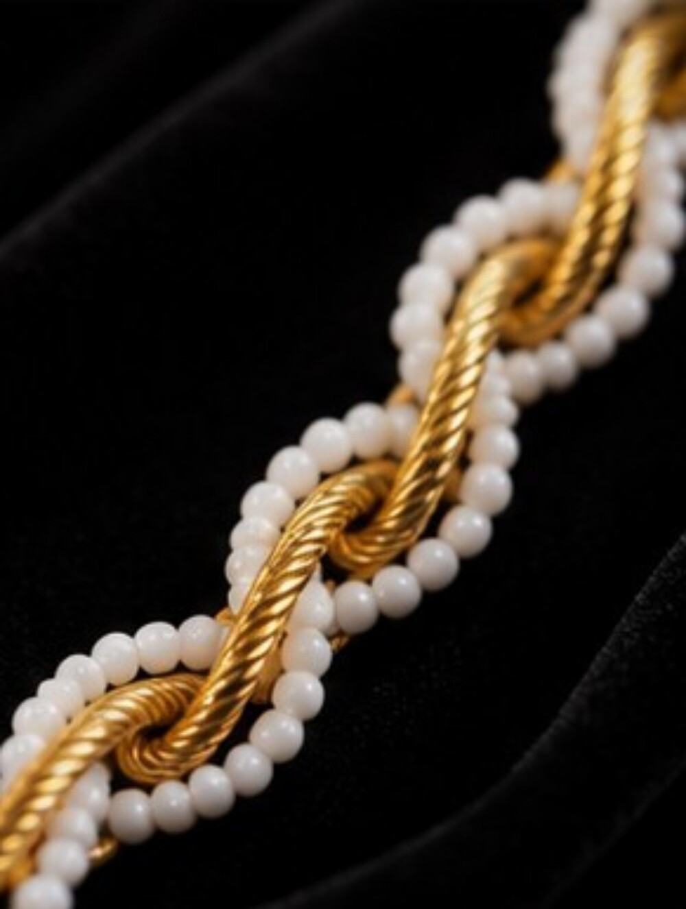 Vintage Trifari Gold Tone White Seed Bead Rope Necklace 26 Opera Length Signed - Picture 6 of 13